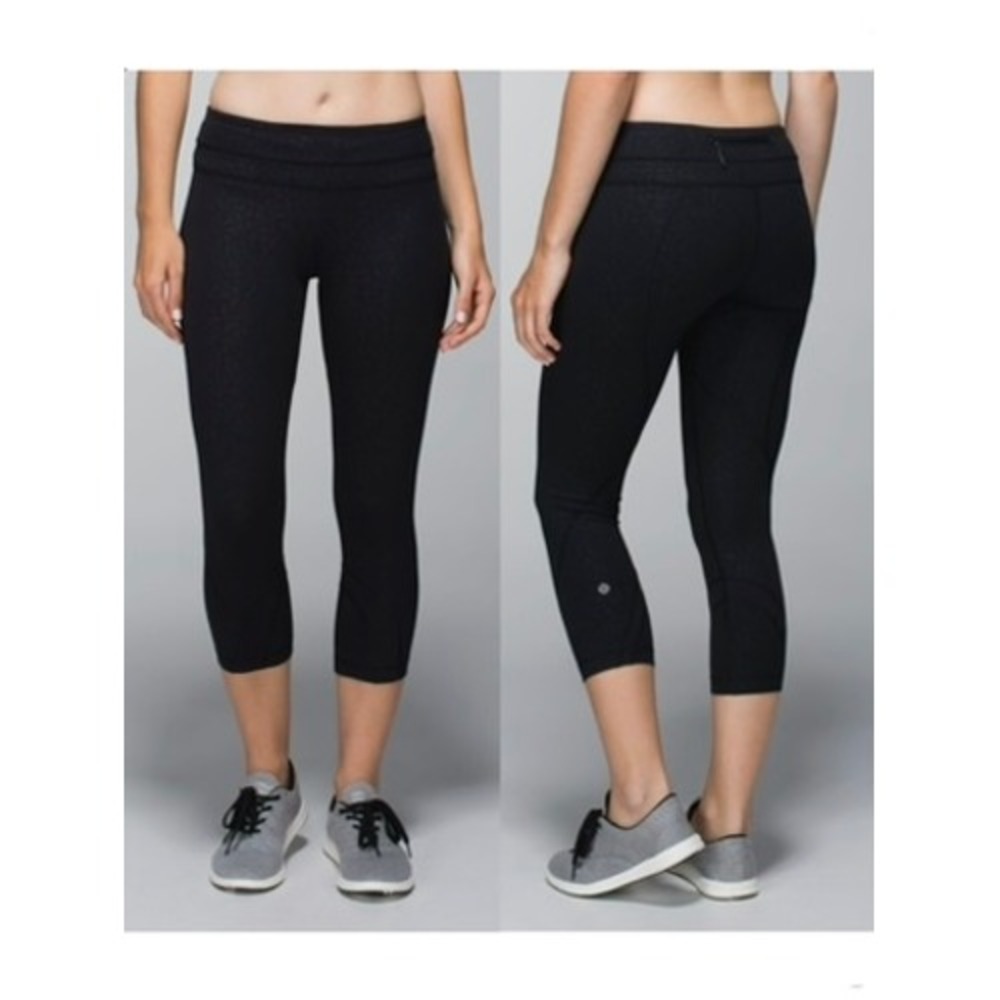 Lululemon Run Inspire Crop II Petal Camo Embossed Black Leggings W6B74S Size 6